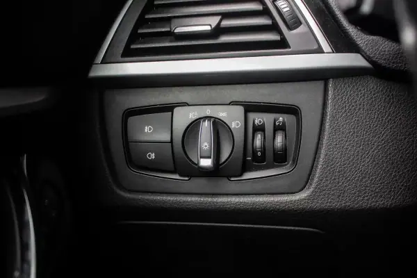 BMW 318 Gran Turismo 2019 - 21900 EUR, 233336 km - 233336km - foto 15 de 36