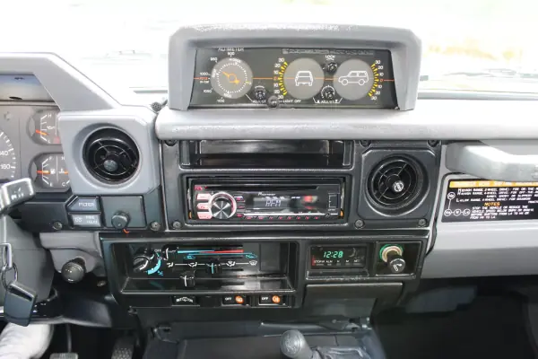 Toyota Land Cruiser 1994 - 31900 EUR, 237000 km - AUTO.MOTO.pt - 237000km - foto 34 de 40