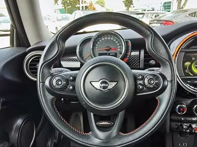 MINI Berlingo 2015 - 18000 EUR, 101200 km - AUTO.MOTO.pt - 101200km - foto 13 de 29