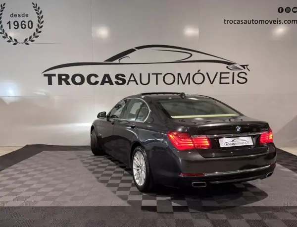 BMW 740 2014 - 21900 EUR, 306500 km - AUTO.MOTO.pt - 306500km - foto 6 de 55