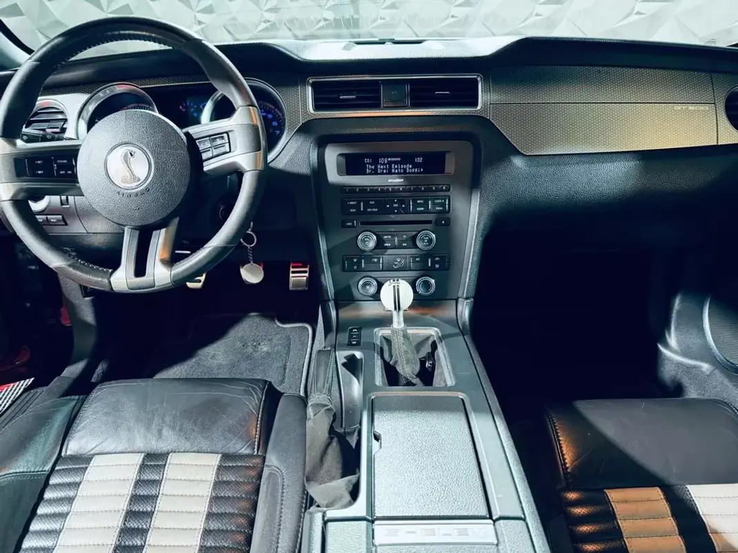 Shelby GT500 2010 - 89990 EUR, 76489 km - AUTO.MOTO.pt - 76489km - foto 38 de 47