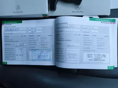 Mercedes-Benz E 220 2005 - 10950 EUR, 175000 km - AUTO.MOTO.pt - 175000km - foto 38 de 43
