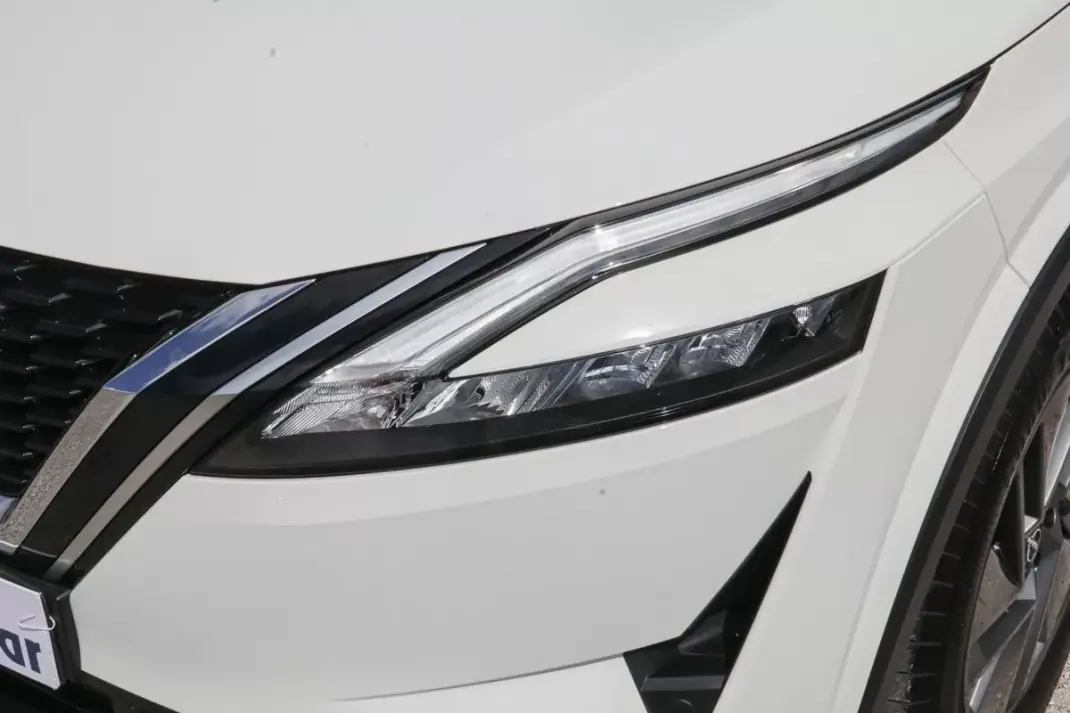 Nissan Qashqai 2023 - 20990 EUR, 56190 km - 56190km - foto 3 de 31