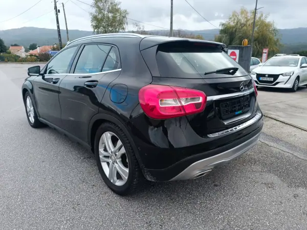 Mercedes-Benz GLA 180 2015 - 22500 EUR, 120000 km - AUTO.MOTO.pt - 120000km - foto 12 de 28