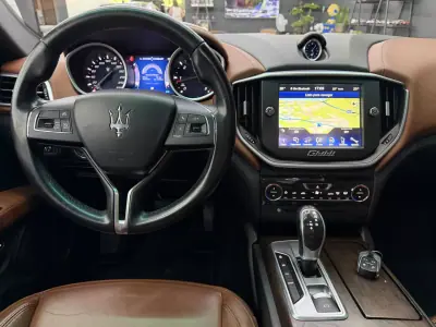 Maserati Ghibli 2014 - 36950 EUR, 112382 km - AUTO.MOTO.pt - 112382km - foto 30 de 50
