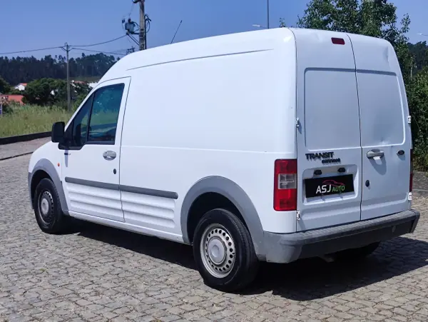 Ford Transit 2008 - 4500 EUR, 265444 km - AUTO.MOTO.pt - 265444km - foto 9 de 18
