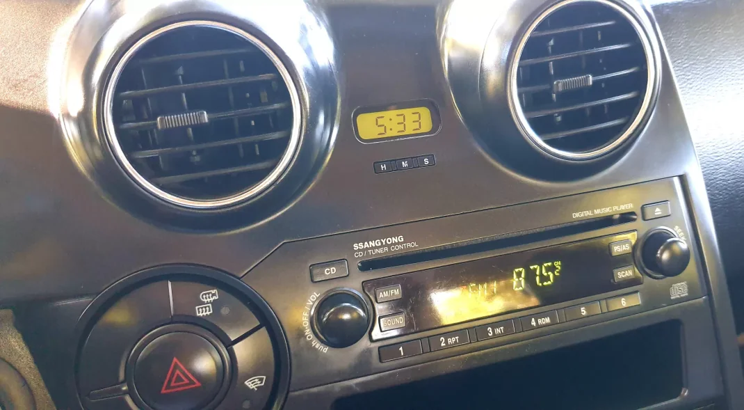 SsangYong Actyon Sports 2008 - 9990 EUR, 134000 km - AUTO.MOTO.pt - 134000km - foto 12 de 24