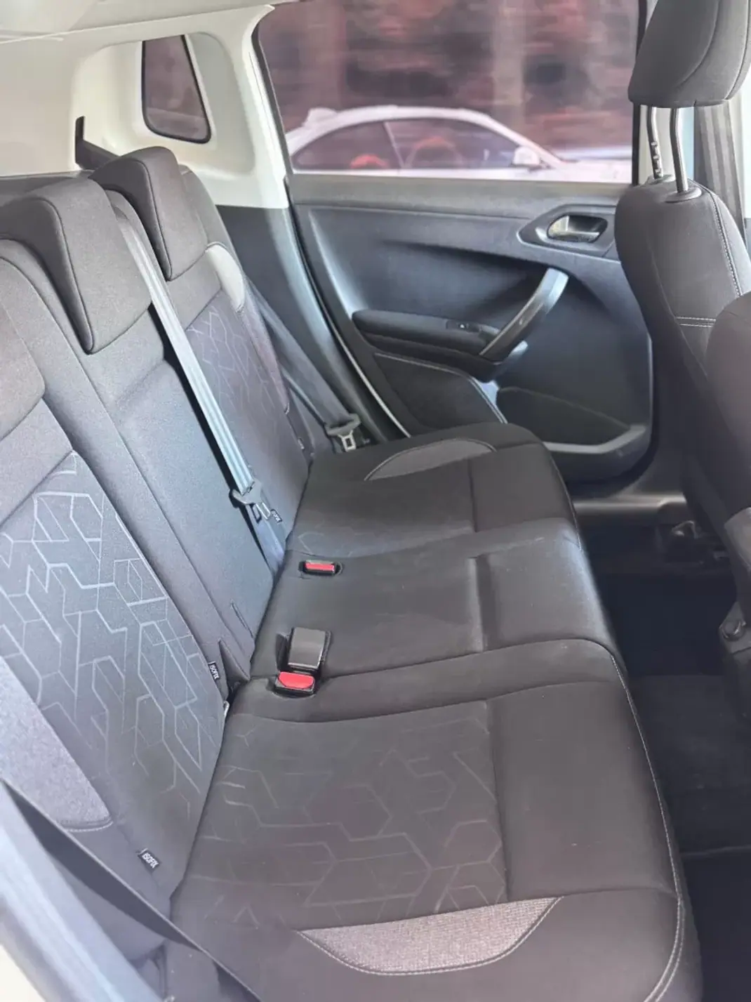 Peugeot 2008 2017 - 9900 EUR, 174000 km - AUTO.MOTO.pt - 174000km - foto 10 de 10