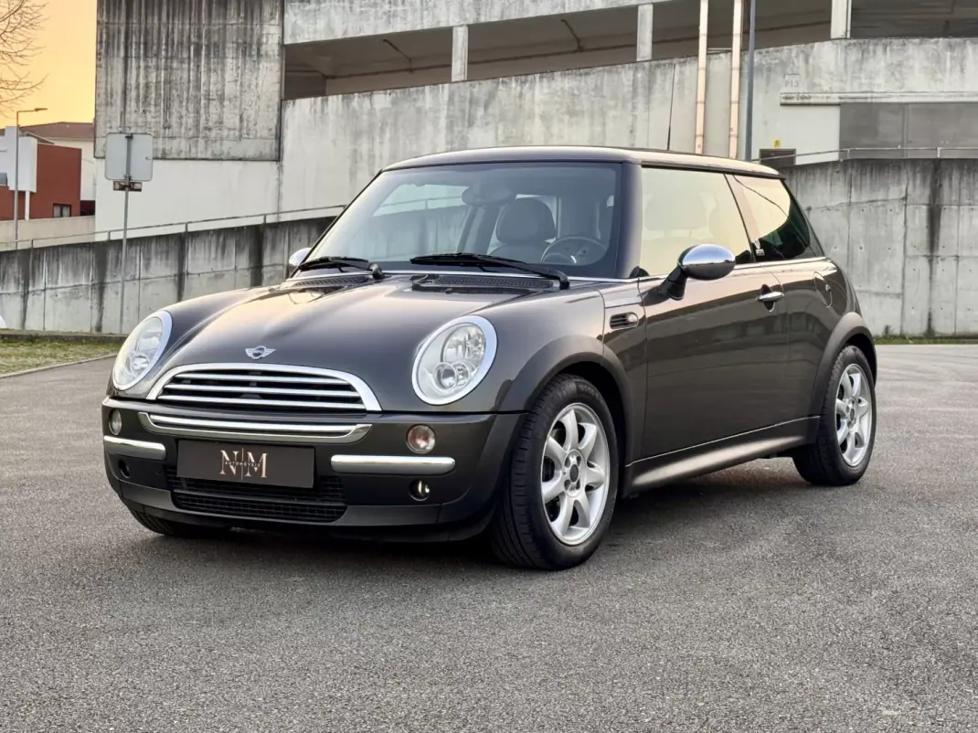 MINI 3 Portas 2006 - 6900 EUR, 160000 km - AUTO.MOTO.pt - 160000km - foto 10 de 26