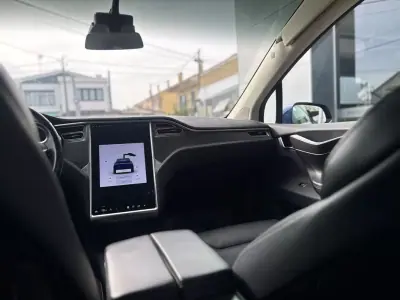 Tesla Model X 2017 - 38900 EUR, 49854 km - AUTO.MOTO.pt - 49854km - foto 6 de 14