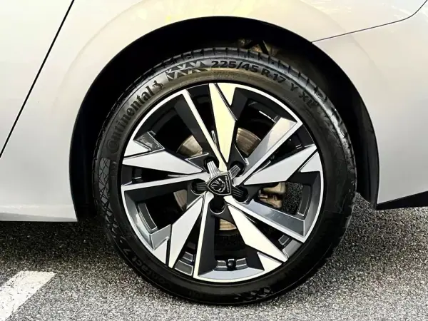 Peugeot 308 SW 2022 - 16900 EUR, 159901 km - AUTO.MOTO.pt - 159901km - foto 9 de 19