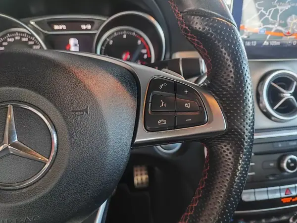 Mercedes-Benz GLA 200 2018 - 22750 EUR, 191200 km - AUTO.MOTO.pt - 191200km - foto 27 de 36