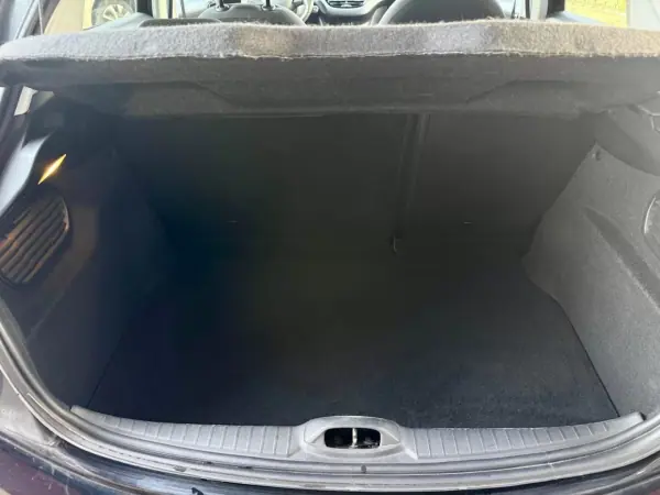 Peugeot 208 2017 - 9950 EUR, 71000 km - AUTO.MOTO.pt - 71000km - foto 24 de 24