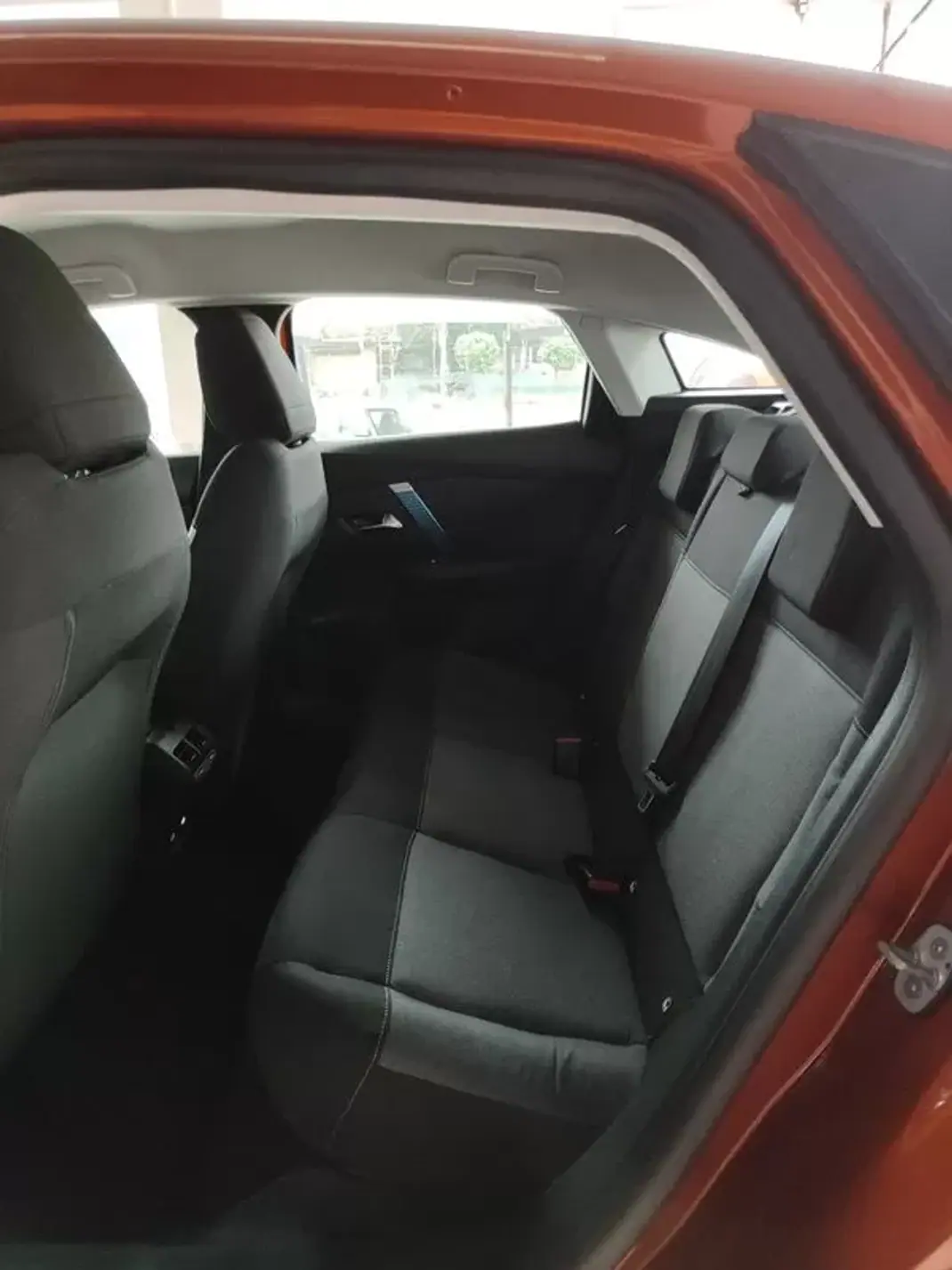 Citroën e-C4 2022 - 18500 EUR, 29900 km - AUTO.MOTO.pt - 29900km - foto 14 de 32