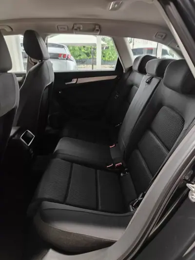 Audi A4 Avant 2009 - 10750 EUR, 261000 km - 261000km - foto 14 de 36