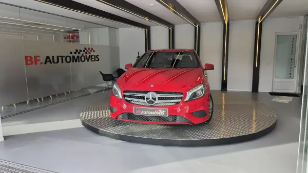 Mercedes-Benz A 160 2015 - 12900 EUR, 208637 km - AUTO.MOTO.pt - 208637km - foto 11 de 53