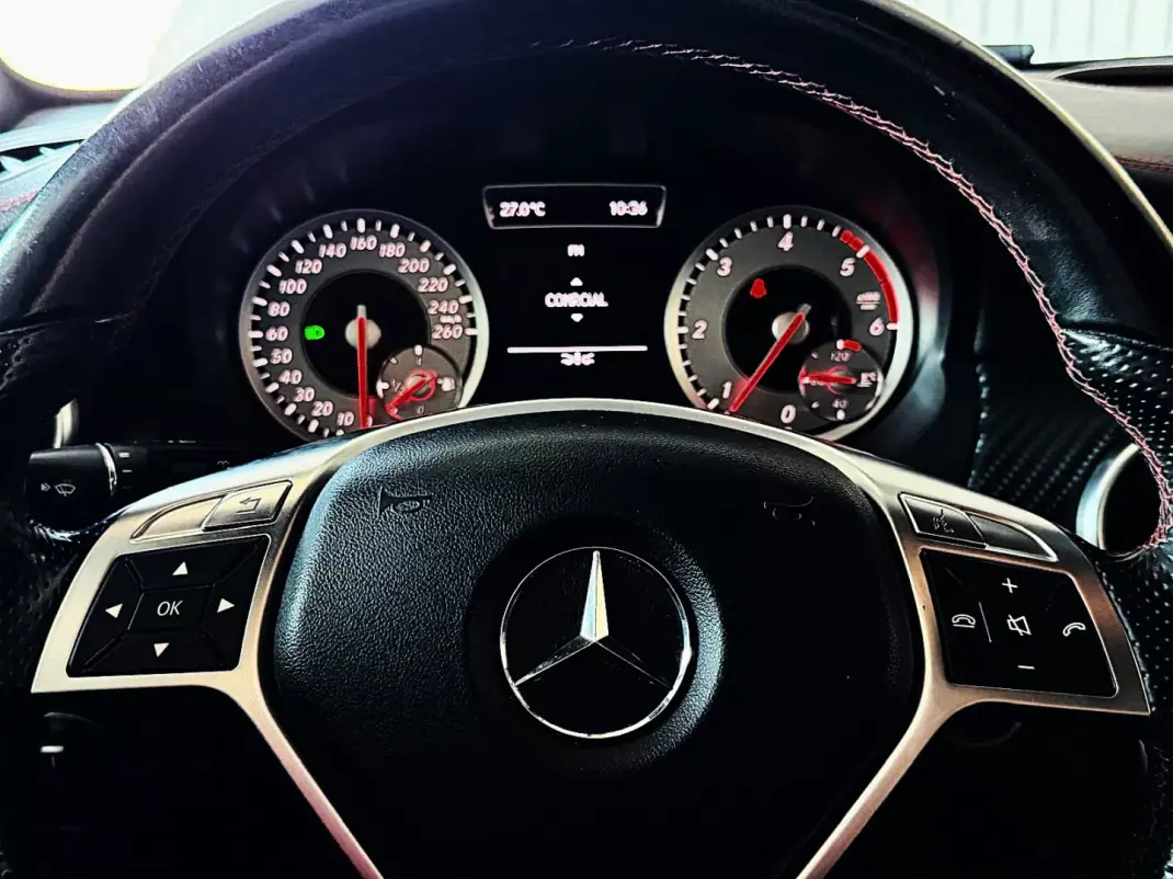 Mercedes-Benz A 200 2012 - 13750 EUR, 255000 km - 255000km - foto 27 de 35
