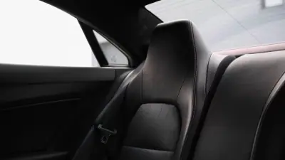 Mercedes-Benz E 250 2009 - 11999 EUR, 478000 km - AUTO.MOTO.pt - 478000km - foto 26 de 35