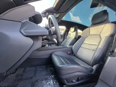 Audi e-tron GT 2021 - 52499 EUR, 100000 km - AUTO.MOTO.pt - 100000km - foto 12 de 46