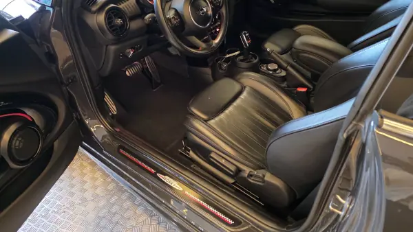 MINI Cooper 2019 - 24900 EUR, 114062 km - AUTO.MOTO.pt - 114062km - foto 38 de 61