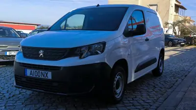 Peugeot Partner L1 2021 - 14490 EUR, 111190 km - AUTO.MOTO.pt - 111190km - foto 4 de 10