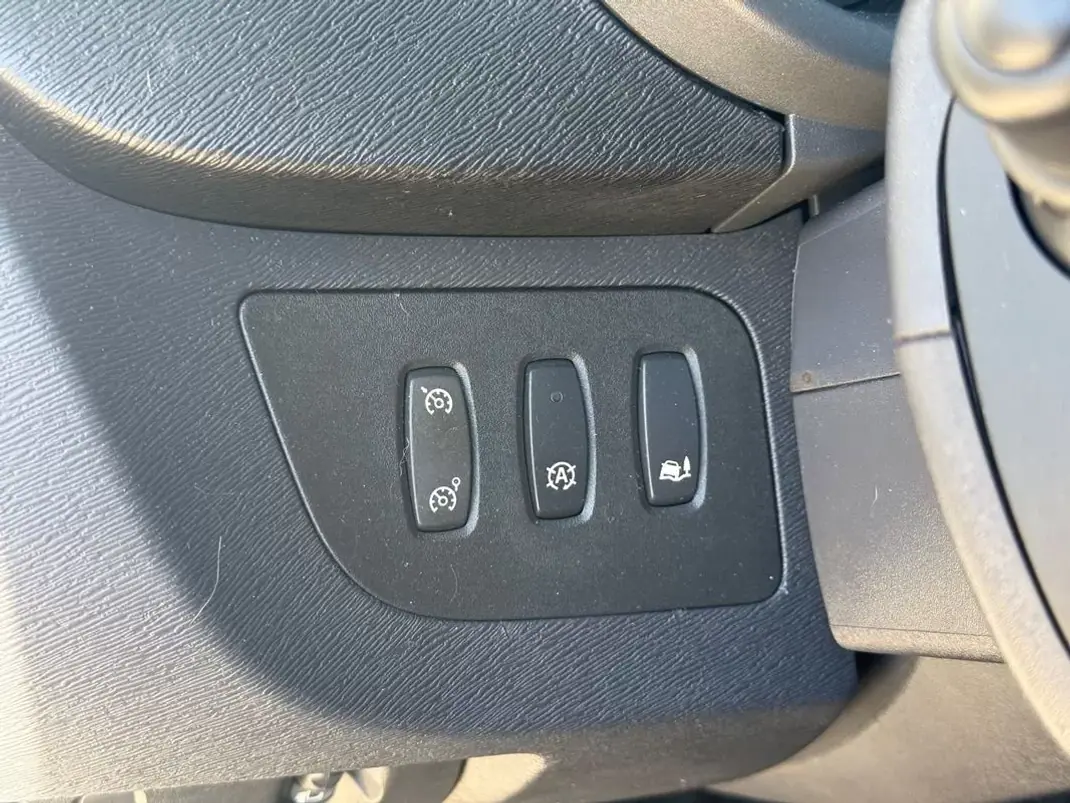 Renault KANGOO 1.5DCI 3L C/IVA 2019 - 9990 EUR, 175000 km - AUTO.MOTO.pt - 175000km - foto 13 de 17