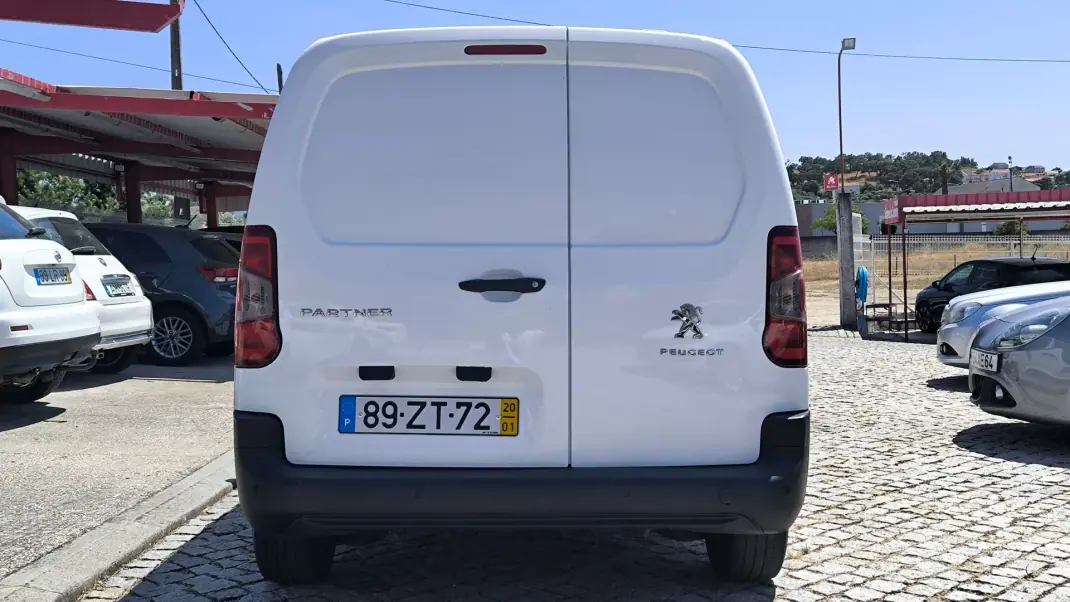 Peugeot 2020 - 13950 EUR, 107308 km - AUTO.MOTO.pt - 107308km - foto 5 de 8
