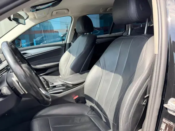 BMW 520 2017 - 21900 EUR, 217000 km - AUTO.MOTO.pt - 217000km - foto 9 de 12