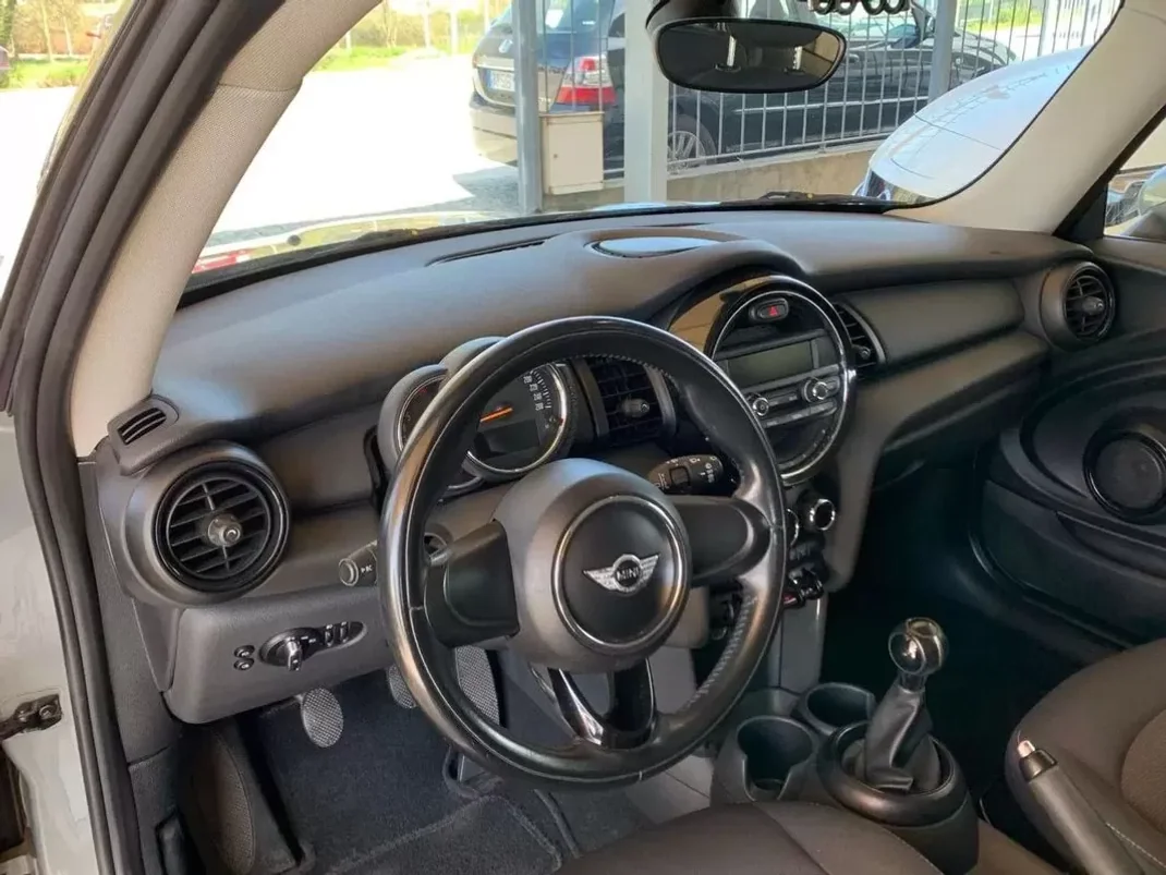 MINI One 2014 - 10950 EUR, 182795 km - AUTO.MOTO.pt - 182795km - foto 7 de 15