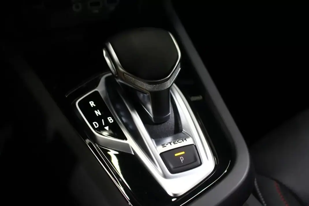 Renault Arkana 2022 - 21750 EUR, 74000 km - 74000km - foto 37 de 40