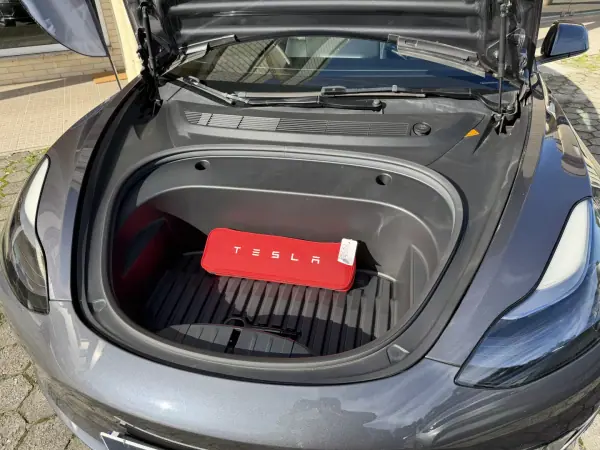 Tesla Model 3 2022 - 29900 EUR, 95000 km - AUTO.MOTO.pt - 95000km - foto 16 de 19