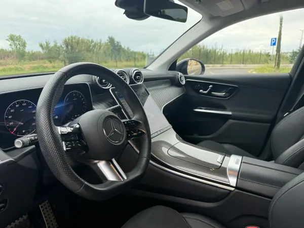 Mercedes-Benz GLC 300 2025 - 65000 EUR, 30000 km - AUTO.MOTO.pt - 30000km - foto 6 de 13
