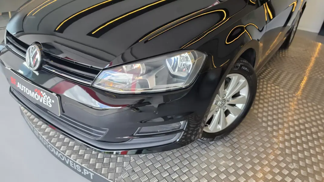 Volkswagen Golf 2013 - 7900 EUR, 207049 km - AUTO.MOTO.pt - 207049km - foto 23 de 54