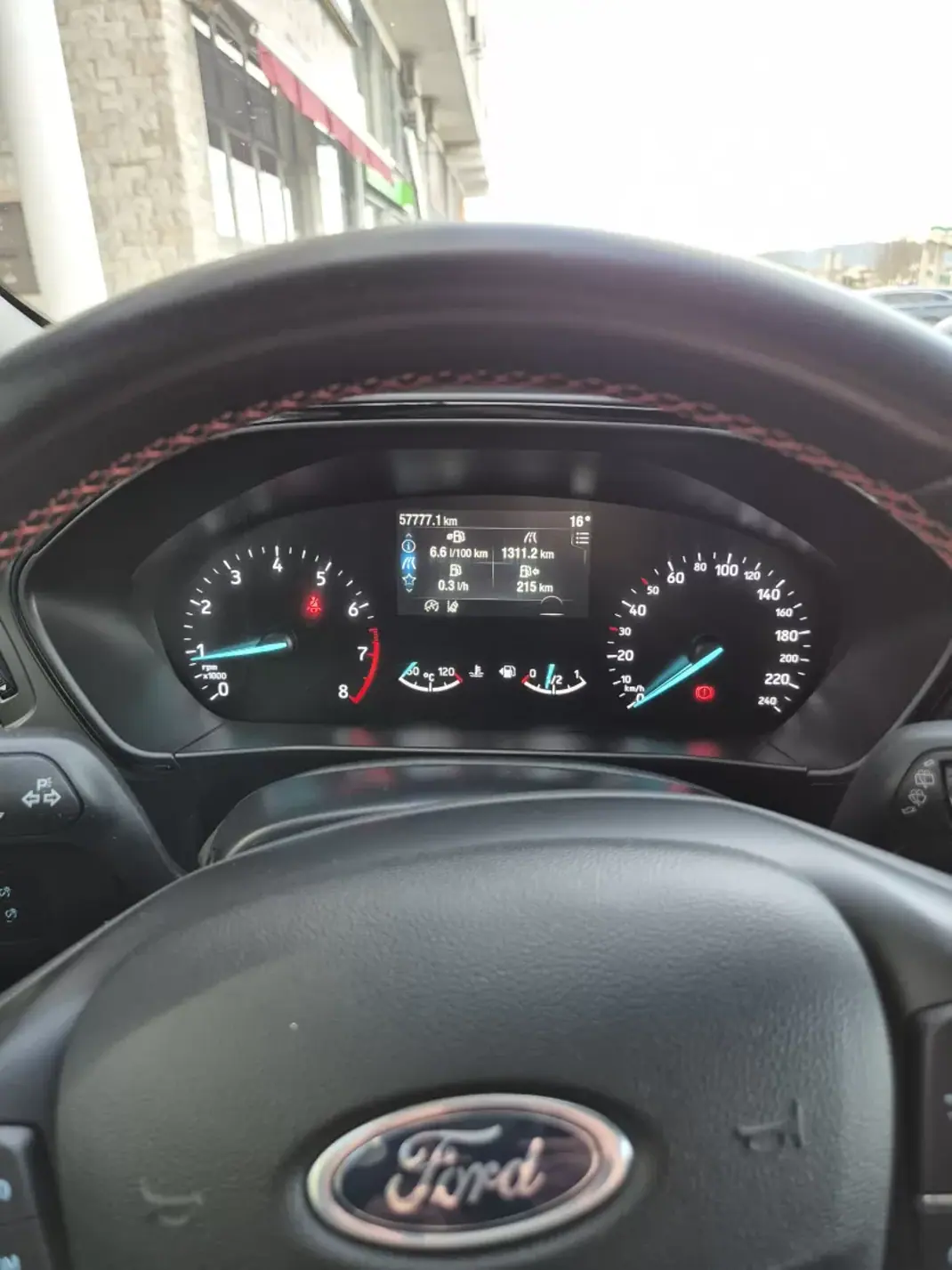 Ford Focus SW 2022 - 17450 EUR, 58000 km - AUTO.MOTO.pt - 58000km - foto 32 de 48