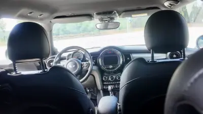 MINI 3 Portas 2017 - 14990 EUR, 95000 km - AUTO.MOTO.pt - 95000km - foto 15 de 32