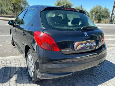 Peugeot 207 2006 - 8900 EUR, 172278 km - 172278km - foto 4 de 27