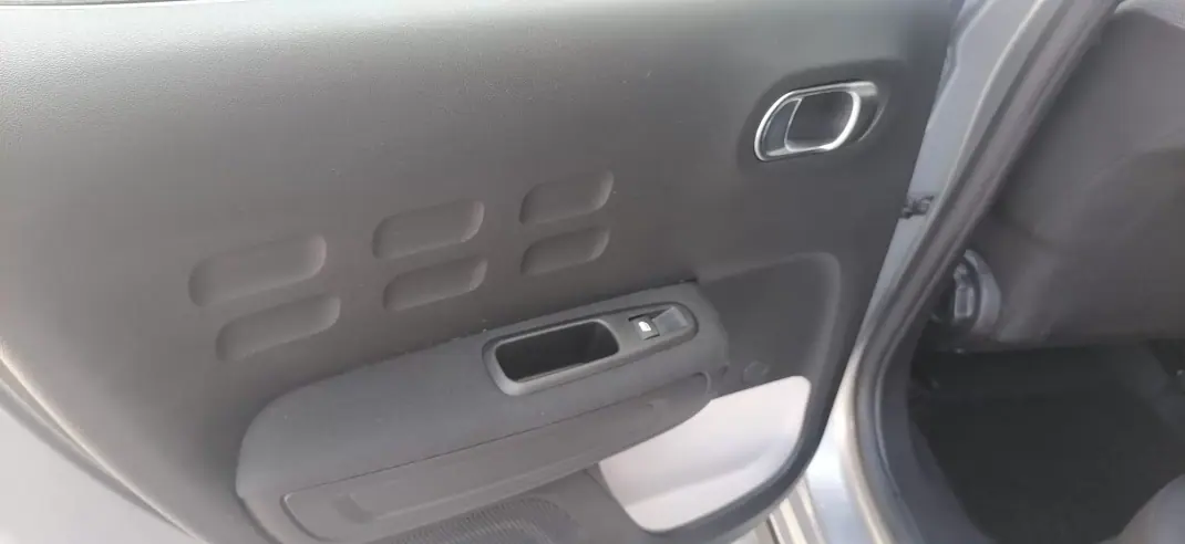 Citroën C3 2018 - 13200 EUR, 80300 km - AUTO.MOTO.pt - 80300km - foto 13 de 15