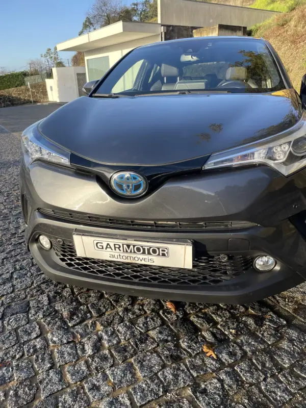 Toyota C-HR 2018 - 20500 EUR, 132797 km - AUTO.MOTO.pt - 132797km - foto 2 de 10