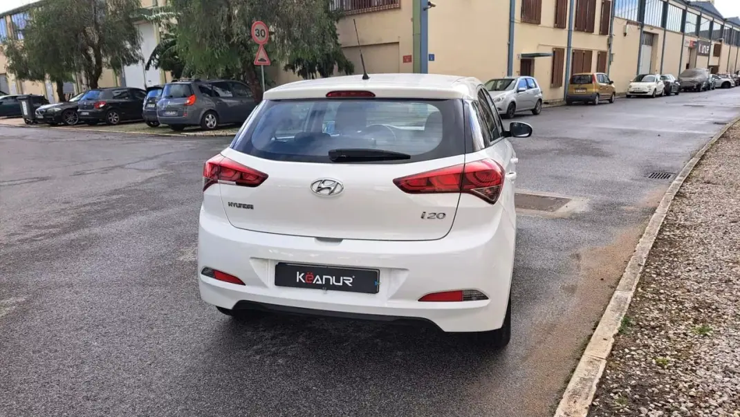 Hyundai i20 2018 - 10890 EUR, 134296 km - AUTO.MOTO.pt - 134296km - foto 18 de 43