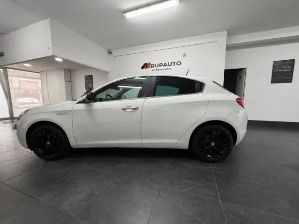 Alfa Romeo Giulietta 1.6 JTDm Trofeo 2011 Diesel