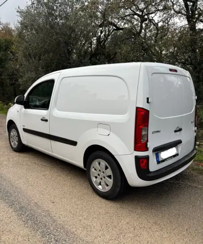 Mercedes-Benz Citan 2012 - 7990 EUR, 234000 km - AUTO.MOTO.pt - 234000km - foto 6 de 7