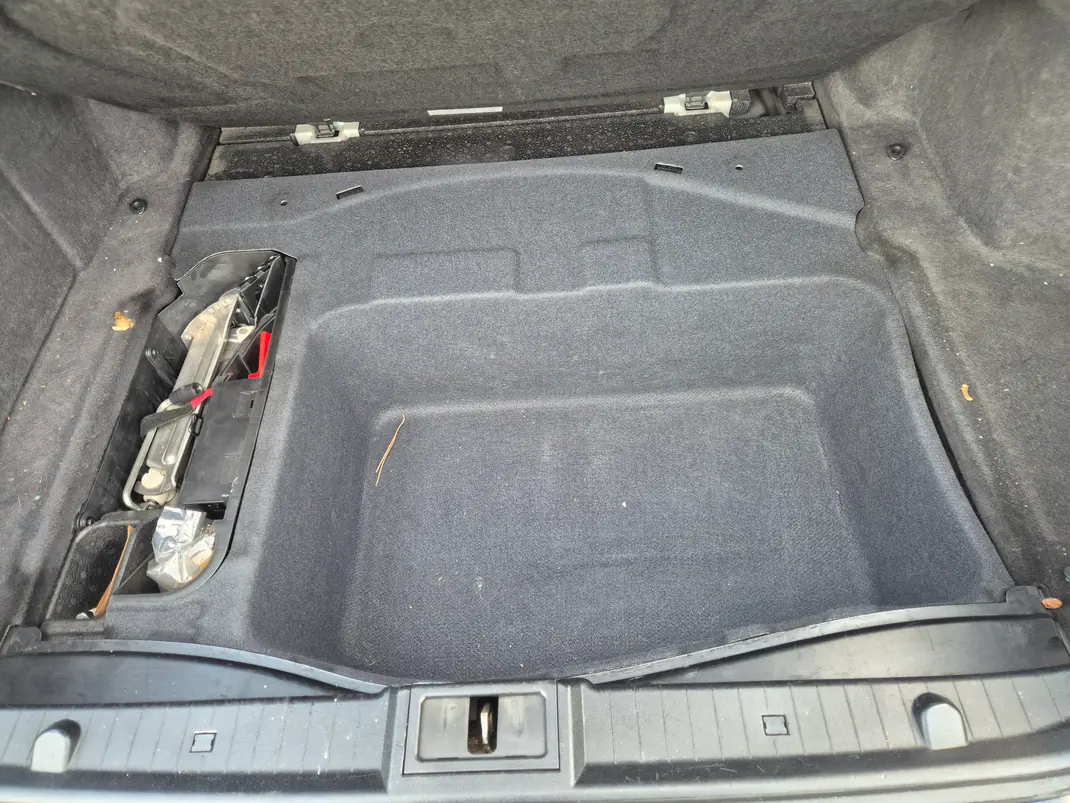 Mercedes-Benz E 220 2003 - 4900 EUR, 490000 km - AUTO.MOTO.pt - 490000km - foto 6 de 16