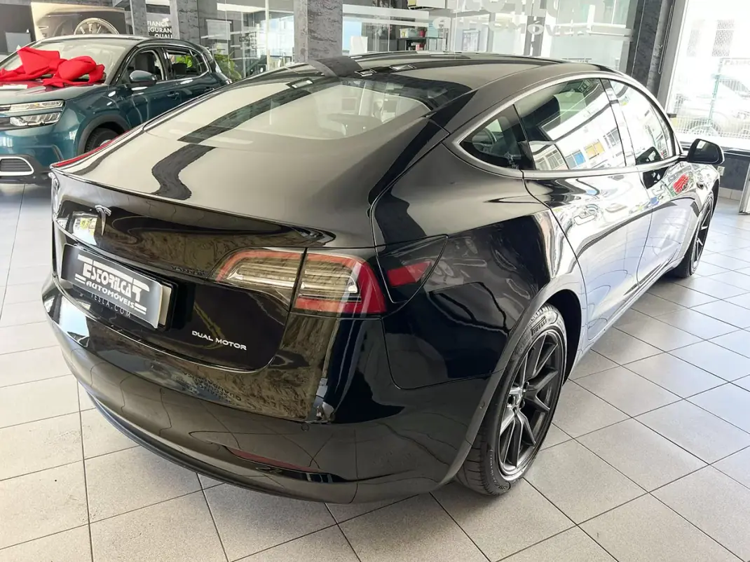 Tesla Model 3 2021 - 29900 EUR, 86555 km - 86555km - foto 4 de 17