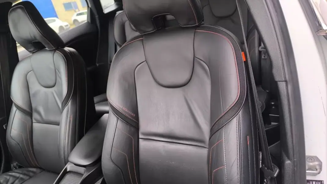 Volvo V40 2014 - 11900 EUR, 205000 km - AUTO.MOTO.pt - 205000km - foto 3 de 20