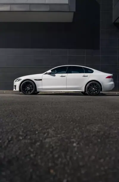 Jaguar XF 2017 - 24990 EUR, 145800 km - AUTO.MOTO.pt - 145800km - foto 3 de 55