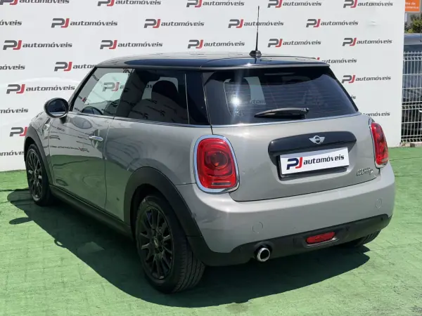 MINI Cooper 2017 - 12500 EUR, 173200 km - AUTO.MOTO.pt - 173200km - foto 12 de 25