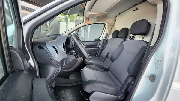 Citroën Berlingo 2017 - 10490 EUR, 225000 km - AUTO.MOTO.pt - 225000km - foto 7 de 15