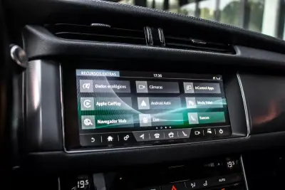 Jaguar XF Sportbrake 2019 - 23990 EUR, 147458 km - AUTO.MOTO.pt - 147458km - foto 39 de 45