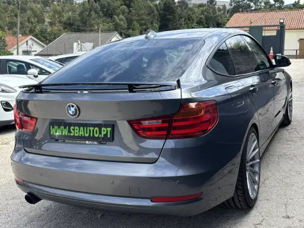 BMW 318 Gran Turismo 2014 - 11990 EUR, 280000 km - AUTO.MOTO.pt - 280000km - foto 11 de 26