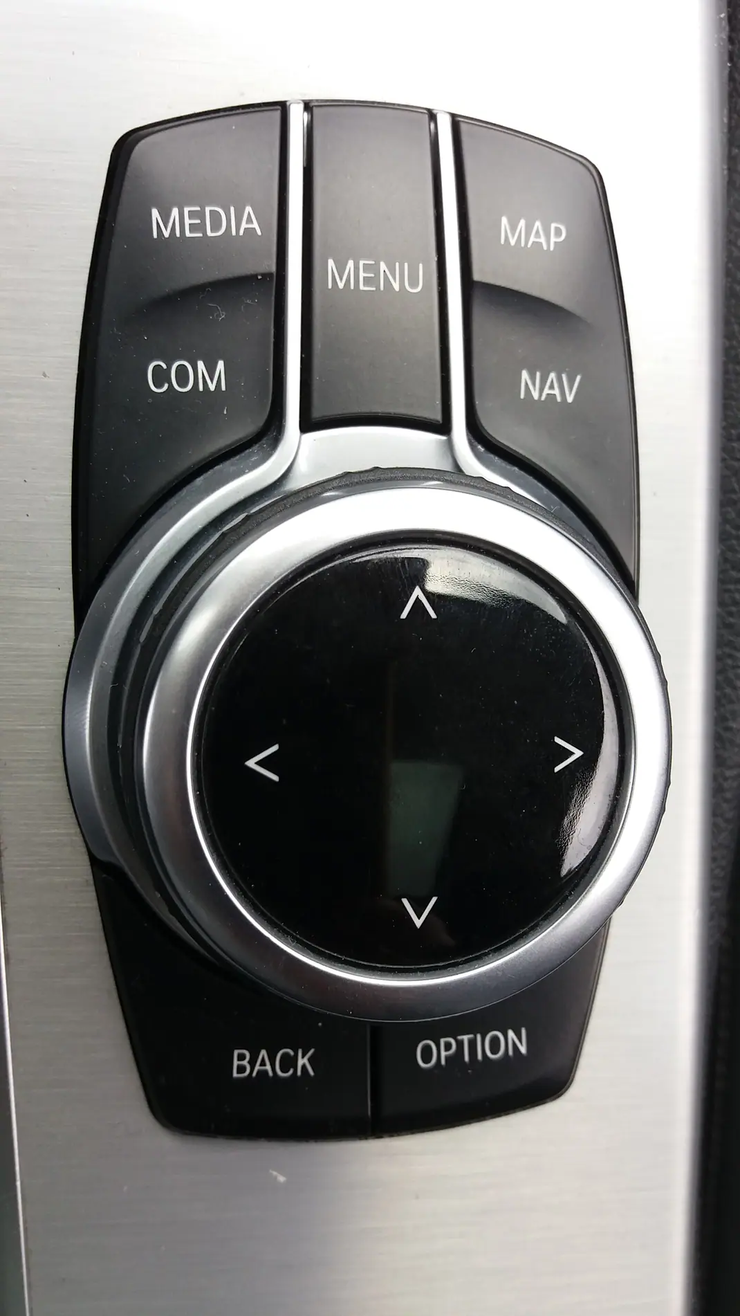 BMW 520 2017 - 28000 EUR, 95000 km - AUTO.MOTO.pt - 95000km - foto 13 de 15